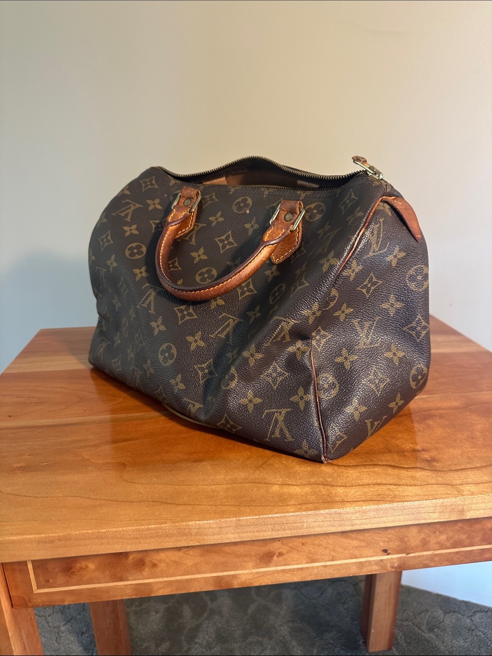 Authentic Louis Vuitton Monogram Speedy 30 Handbag.